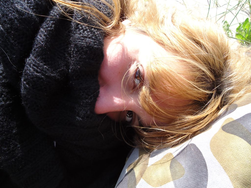 relation au corps fille blonde