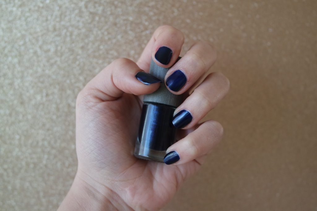 vernis ongles ombre noire boho green makeup