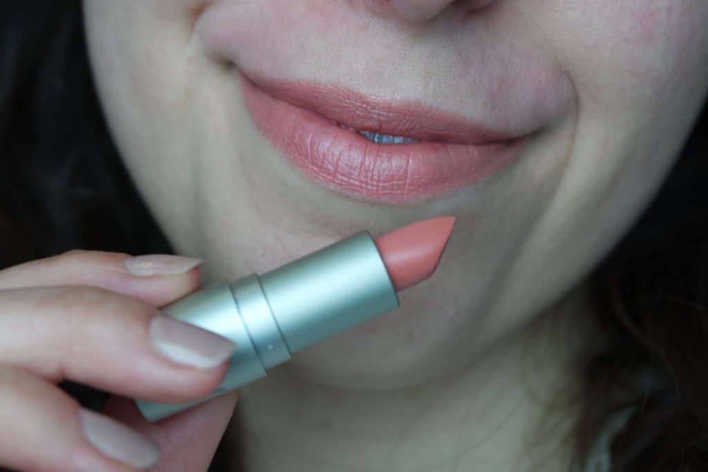 Nobody's baby lipstick rouge à lèvre ilia beauty