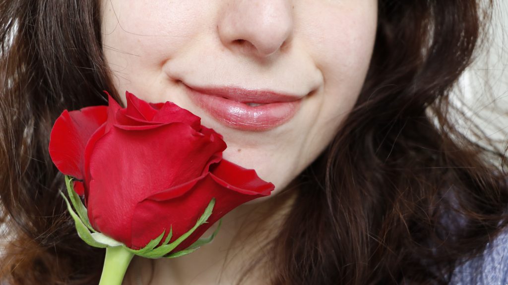 Cassis rouge à lèvre bio boho green makeup swatch revue