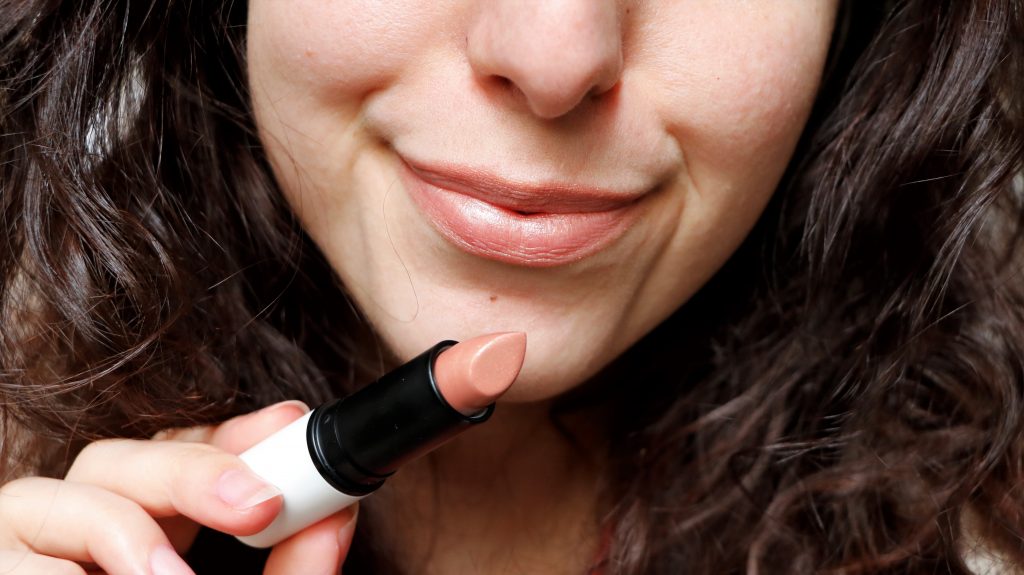 rose gold lily lolo swatch rouge à lèvre naturel