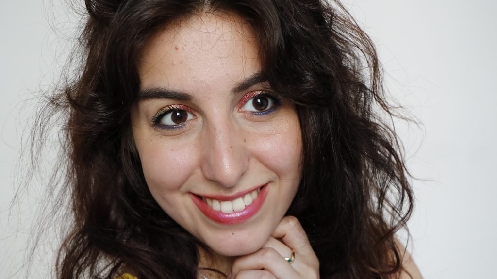 maquillage mineral rouge or vert bleu