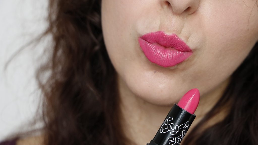 Le rouge à lèvre Sweet and Safe kiss Rose Franc d'Absolution, un rose plein de fraicheur