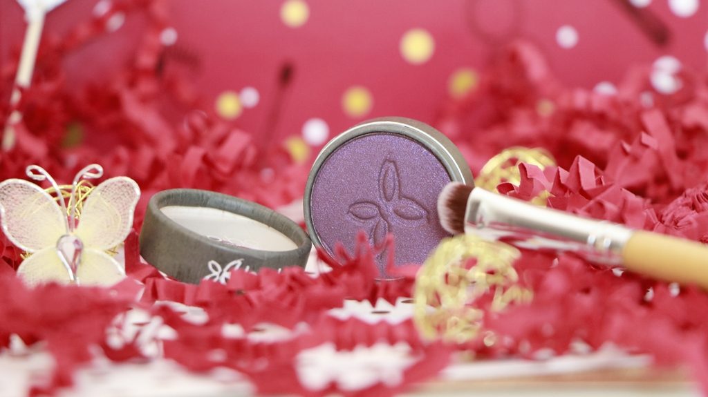 fard paupiere boho green makeup prune biotyfull box