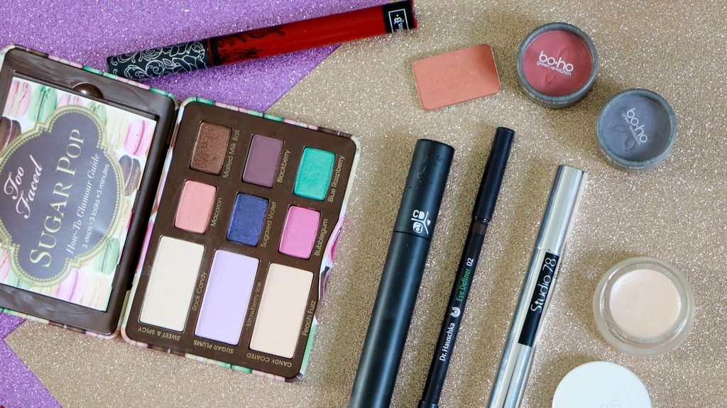 comparatif entre maquillage bio et conventionnel sur le thème de l'automne