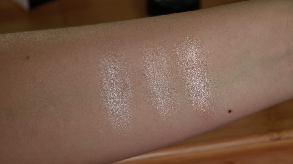 highlighter creme rms beauty uoga uoga swatch