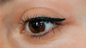 Eyeliner lovinah beauty avis swatch