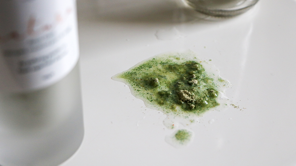 mousse-nettoyante-naturelle-detoxifiante